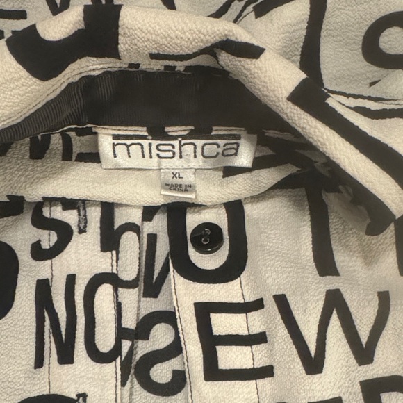 Chic Black and White Graphic Women's Blouse - Picture 3 of 4